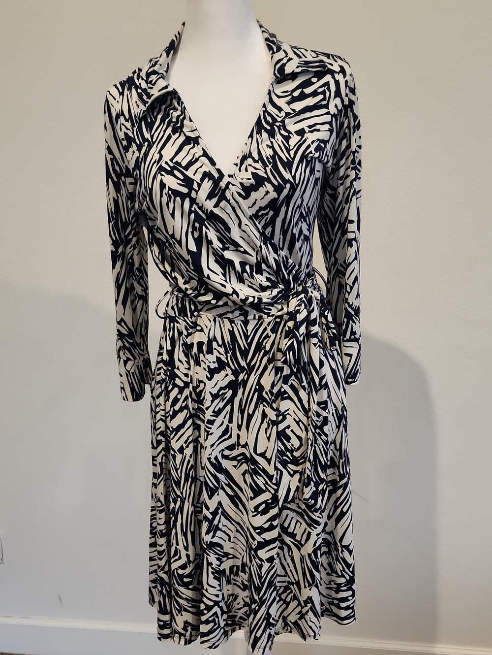Forever 21 Black & White Abstract Wrap Dress